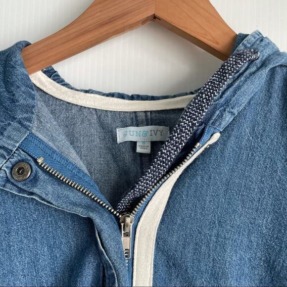 Jun & Ivy ( Francesca’s) lightweight hooded jean jacket small - Picture 2 of 7